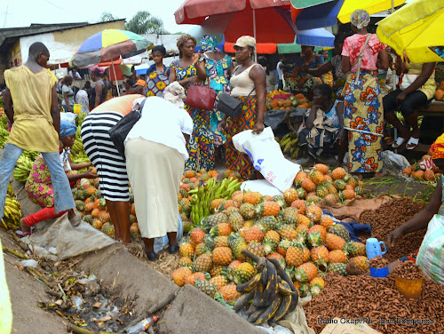 Kinshasa: Risque et défi, le retour des commerçantes au marché Matadi Kibala