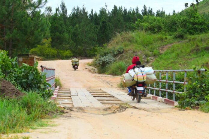 Catastrophe Naturelle à Irumu : Le Désarroi d'une Route Stratégiquement Bloquée