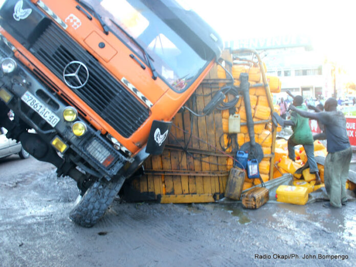 Tragédie à Kinshasa : Neuf morts dans un accident sur la route des Poids lourds