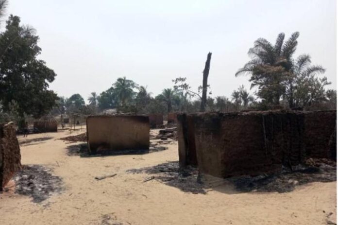 Tanganyika : 145 familles sans refuge après des violences entre miliciens