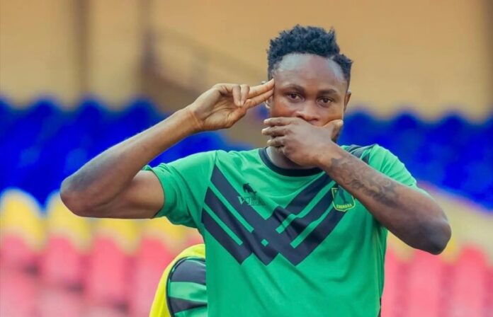 Jonathan Ikangalombo : le départ tumultueux d'un talent du V. Club