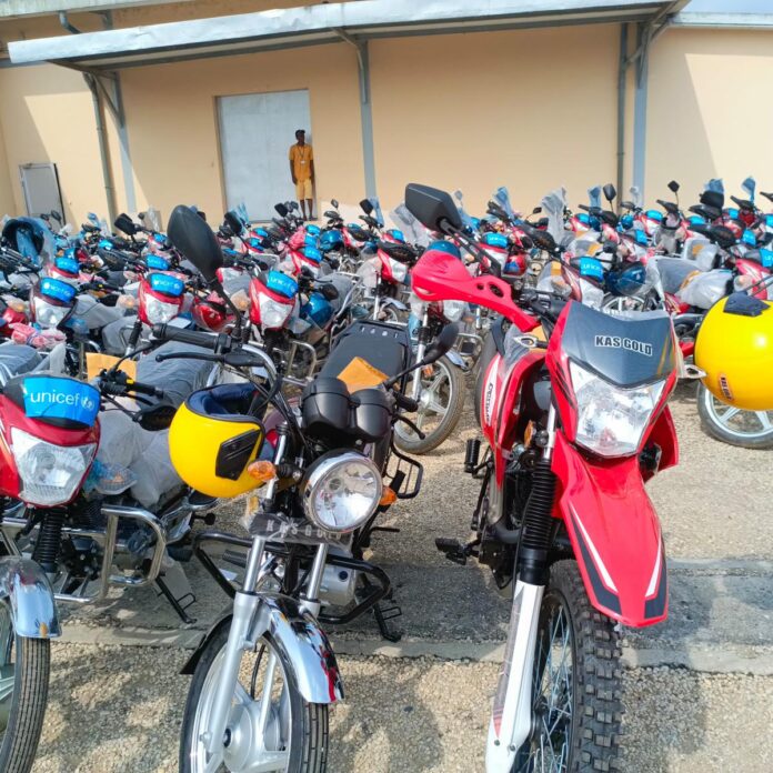 84 motos offertes par l'UNICEF : Un coup de pouce au système de santé en Tshopo et Bas-Uele