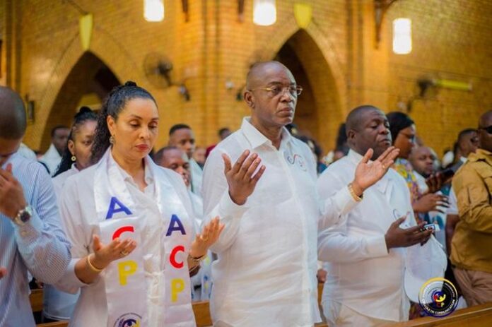 Gentiny Ngobila défend un changement constitutionnel en RDC : une question cruciale pour 2025