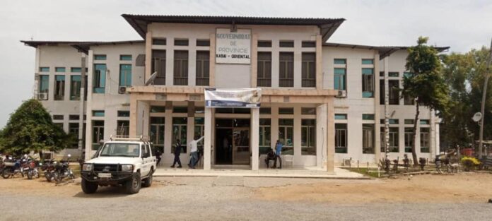 Suspension des Administrateurs au Kasaï-Oriental: Quand l'Incompétence Conduit à la Chute