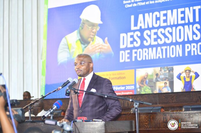 La RDC offre une formation gratuite à 10 000 enfants de militaires et policiers