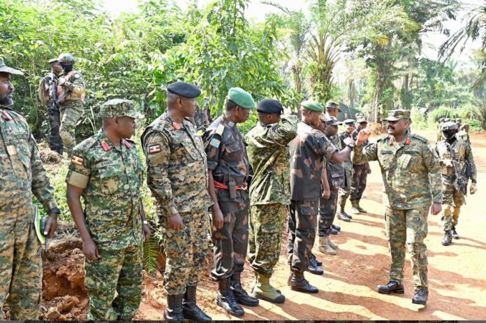 Ituri : L'armée ougandaise accueillie en sauveuse par les déplacés face aux exactions de CODECO