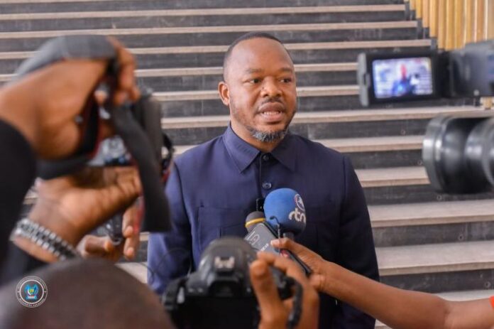 Kinshasa Étouffe Sous Les Embouteillages : Le Dépôt d'Une Loi Qui Fait Déjà Crisser des Freins