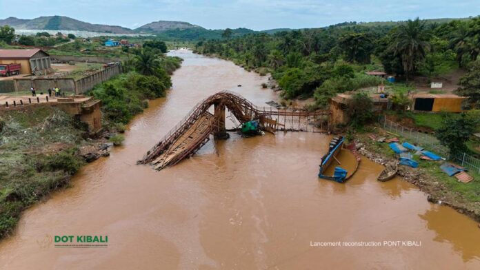 Nord-Kivu : L'effondrement d'un pont stratégique à Lubero paralyse toute une région et fait une victime
