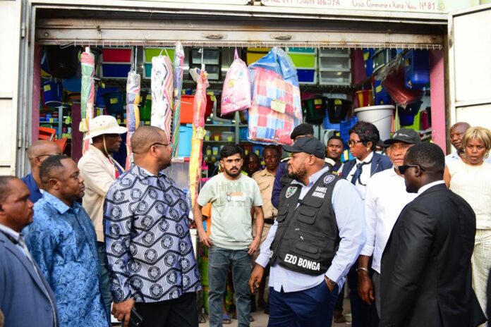 Kinshasa : La chasse aux marchés pirates de Bumba, entre urgence urbaine et échec politique annoncé