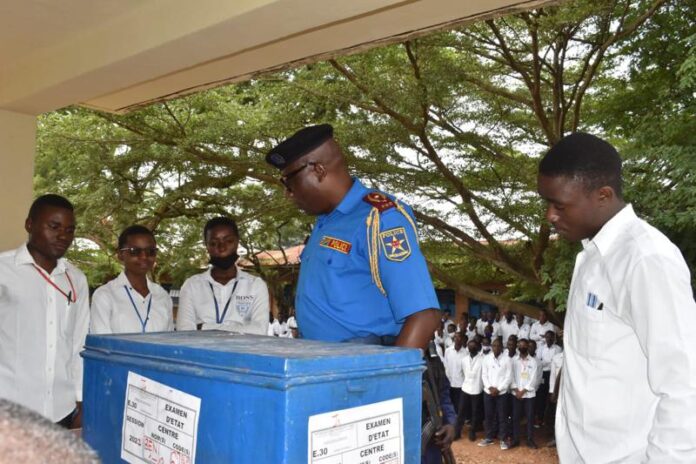 Nord-Kivu : Les examens scolaires défient la guerre grâce à l'UNICEF