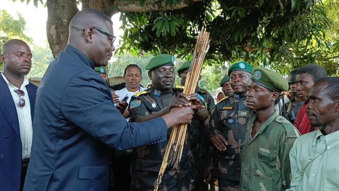 Kalemie : 100 miliciens de Fimbo na Fimbo déposent les armes, un pas vers la paix