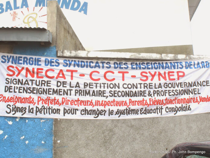 RDC : Les enseignants saluent la gratuité des examens mais dénoncent des primes impayées