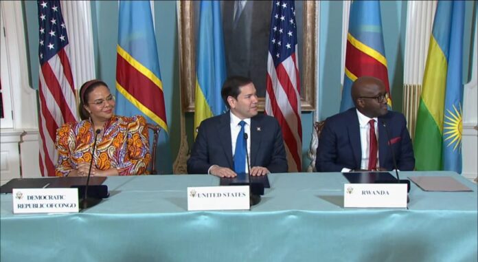 Double percée congolaise : l'accord de paix avec Kigali signé, le Rwanda jugé par la justice africaine