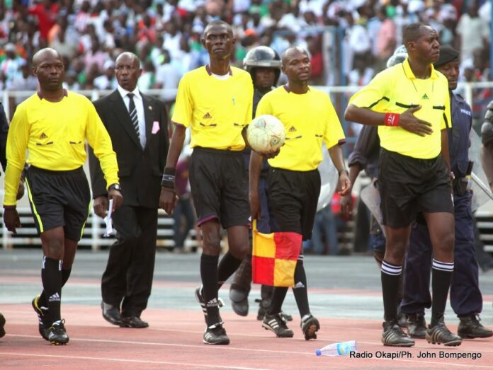 Arbitres congolais en grève virtuelle : primes impayées plombent la saison LINAFOOT 2024-2025 !