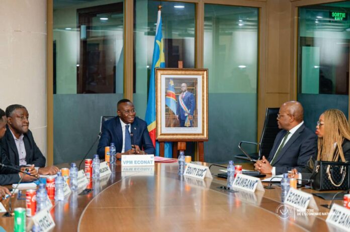 Formalisation du secteur informel : la RDC mobilise banques et mobile money pour une économie structurée