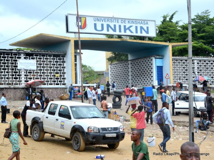 Diplômes bloqués à Kinshasa : les frais illégaux qui asphyxient les étudiants