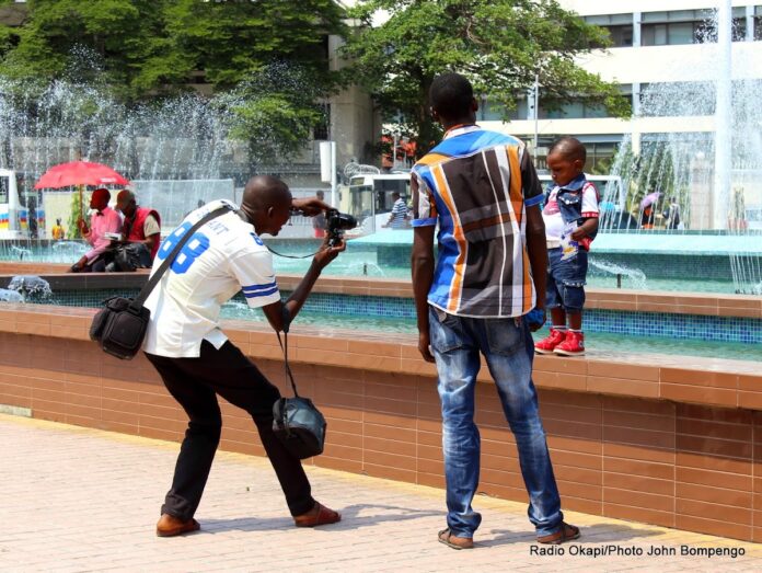 100 ans de photographie congolaise : la reconquête de l'image nationale