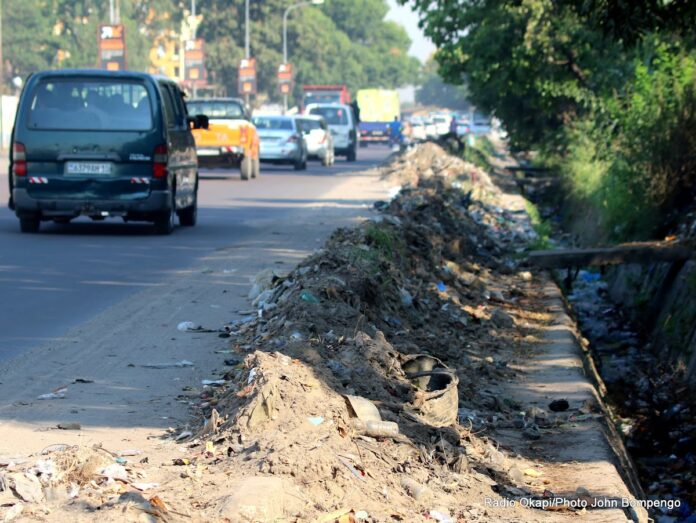 Curage caniveaux Kinshasa: Urgence anti-inondations avant la saison des pluies
