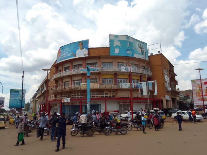 Conseil d'État RDC : Joyce Tunda réhabilitée maire de Lubumbashi, Kafwimbi refuse de céder