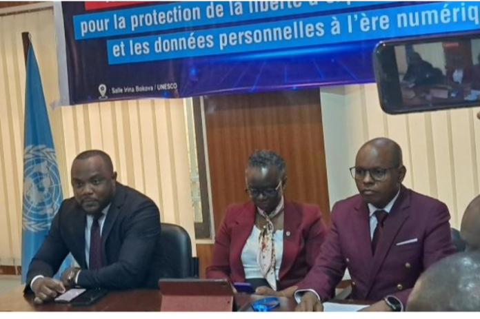 RDC : L'Unesco et le CSAC exigent une régulation stricte des géants numériques