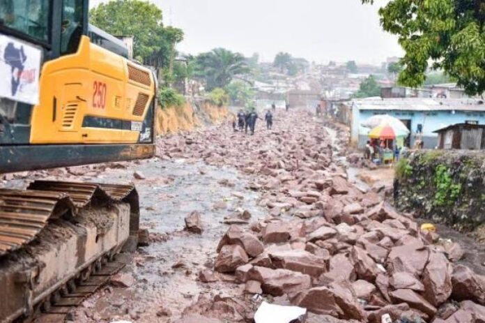 Kinshasa : les chantiers de voirie abandonnés menacent la ville avant les pluies