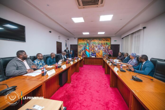 Embouteillages Kinshasa: Judith Suminwa impose le travail jour et nuit sur les chantiers