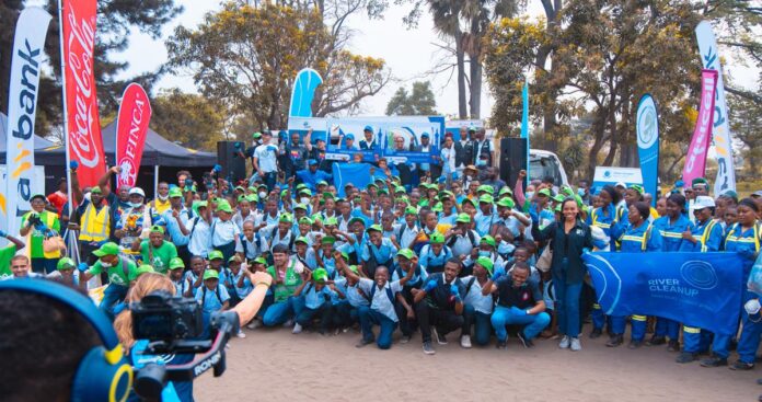 Kinshasa: 1,2 tonne de déchets collectés à Mombele lors d'un clean-up historique