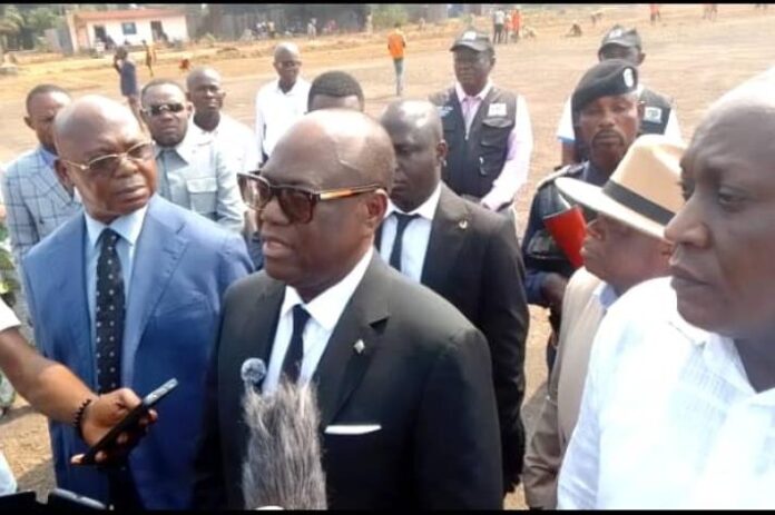 RVA inspecte Bandundu : la piste d'atterrissage au cœur des enjeux
