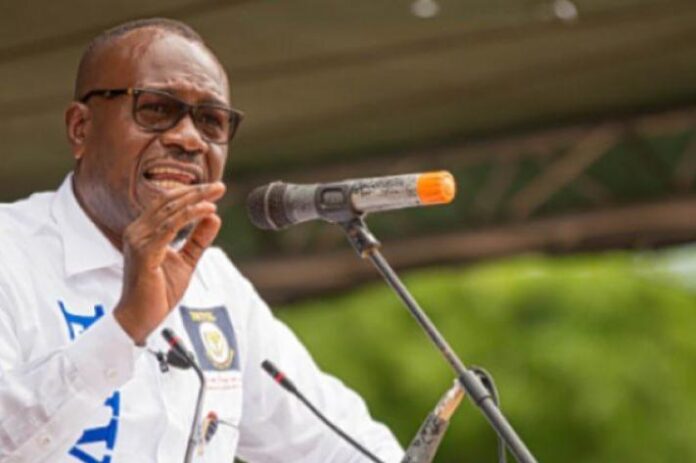 Diplomatie congolaise : Delly Sesanga étrille les « zigzags » de Tshisekedi vers Kagame