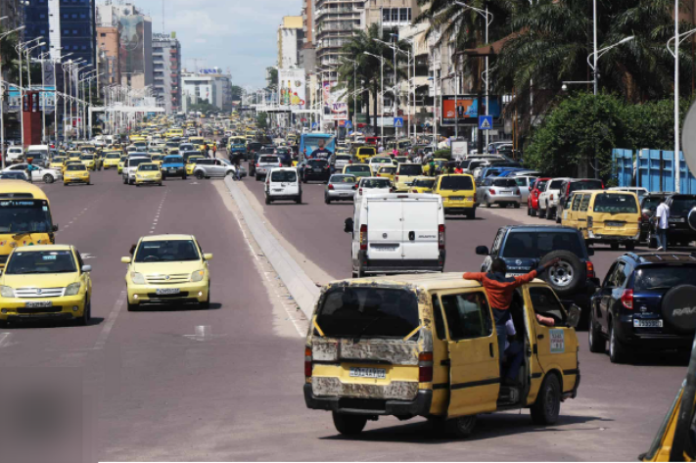 Kinshasa durcit le contrôle des tarifs de transport : les chauffeurs sous pression