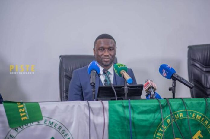 Suspension partis politiques RDC : Seth Kikuni dénonce une manœuvre anti-démocratique