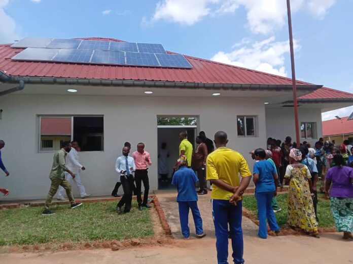 Kindu : l'énergie solaire révolutionne la chirurgie à l'hôpital général