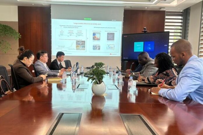 RDC-Chine : Kibassa Maliba chez Huawei pour une académie d'intelligence artificielle