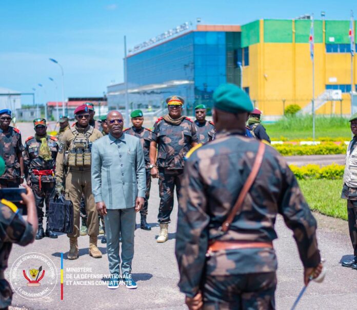 Visite ministre défense Kisangani: Guy Kabombo évalue le trinôme FEC militaire