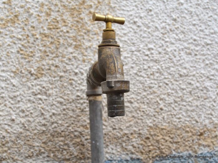 Pénurie d'eau à Mwene-Ditu : La REGIDESO impuissante face à l'ensablement de la rivière Musadi