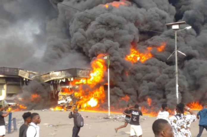 Incendie à Kinshasa : une simple altercation provoque l'embrasement d'une station-service à Masina