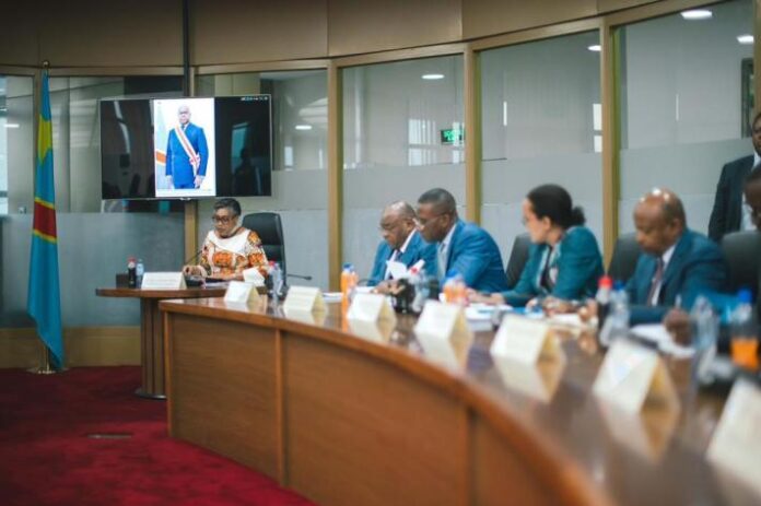 PDL-145T : Judith Suminwa Tuluka sonne la mobilisation générale face aux retards
