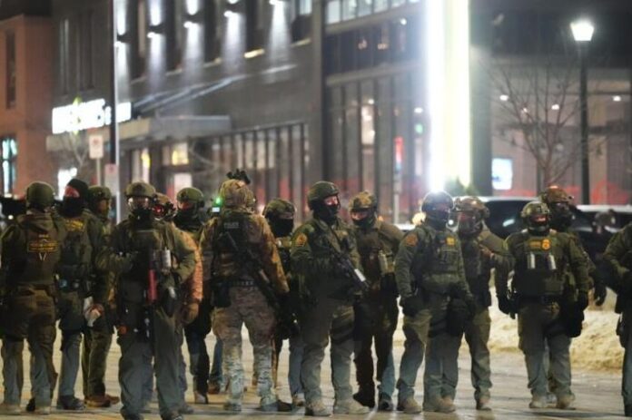 Crise à Minneapolis : Trump ordonne le retrait des agents fédéraux après la mort de manifestants