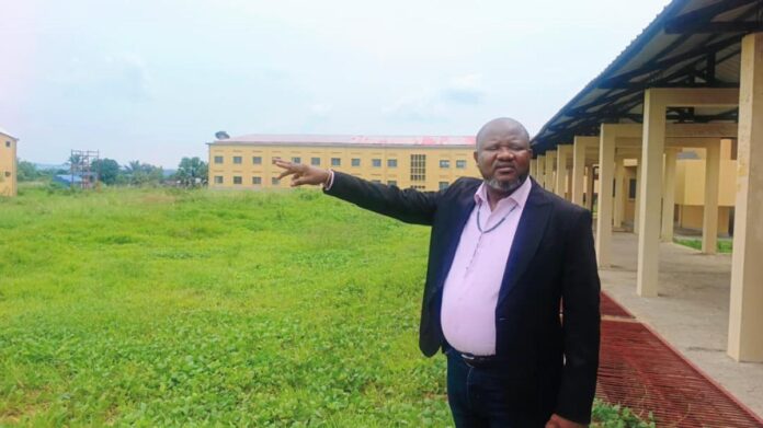 Kananga : le député Tshipepele dénonce la stagnation des travaux à l'Athénée royal