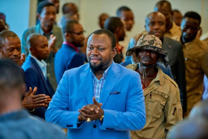 Samuel Mbemba mise sur les pasteurs pour la paix à l'Est : stratégie divine ou aveu d'impuissance ?