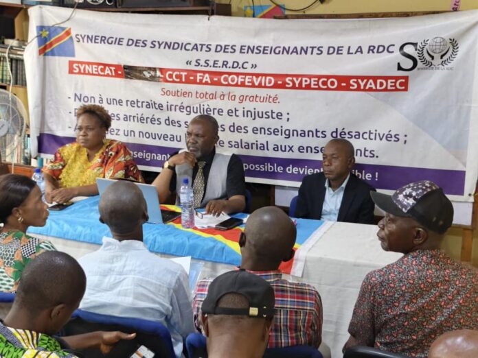 Crise éducative en RDC : retraites chaotiques, salaires amputés, les enseignants poussés à bout