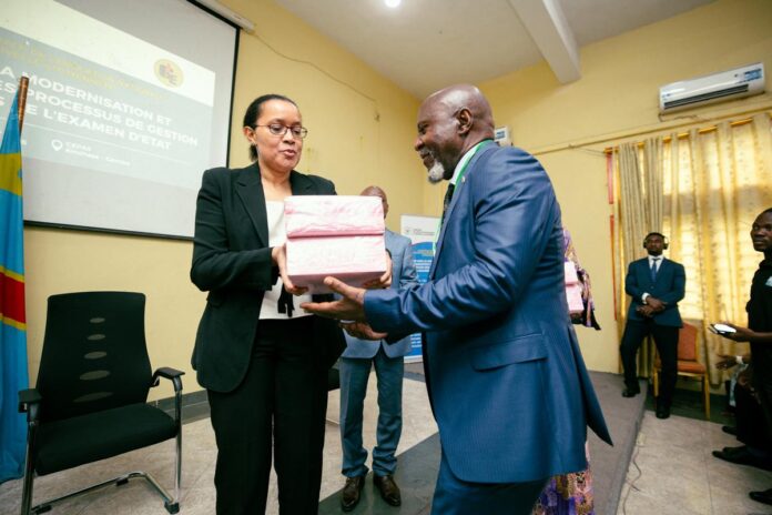 RDC : distribution historique de bulletins cartonnés pour l'année scolaire 2025-2026