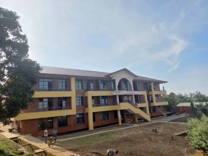 Homologation massive à l'Université Mapon de Kindu : plus de 320 diplômes reconnus, un espoir pour les étudiants
