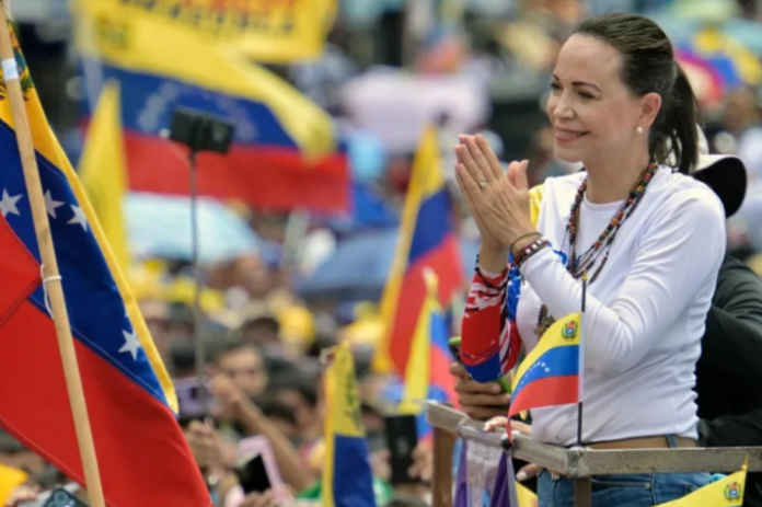 Retour de Maria Corina Machado : l'opposante Nobel rentre au Venezuela post-Maduro
