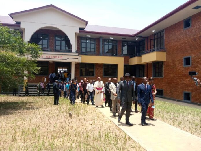 Gel des comptes de l'Université Mapon à Kindu : La Fondation crie à l'arbitraire, la Justice invoque la loi anti-blanchiment