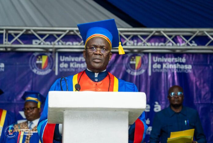 Le ministre Jean-Lucien Bussa obtient un doctorat en sciences économiques à l'UNIKIN