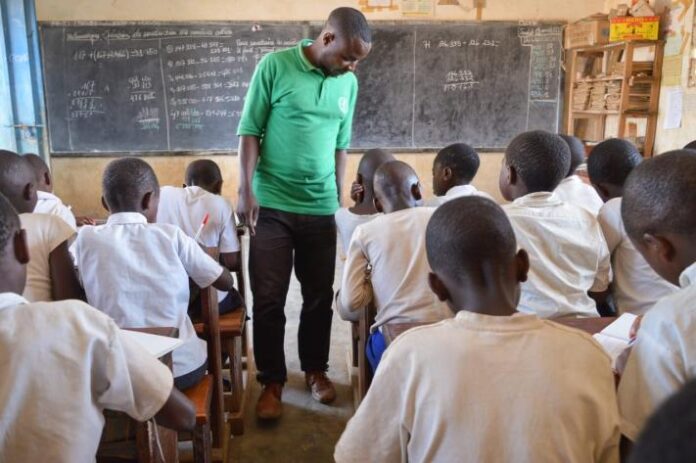 Salaires enseignants en retard à Tshiela : l'intersyndicale du Kongo-Central exige des actes