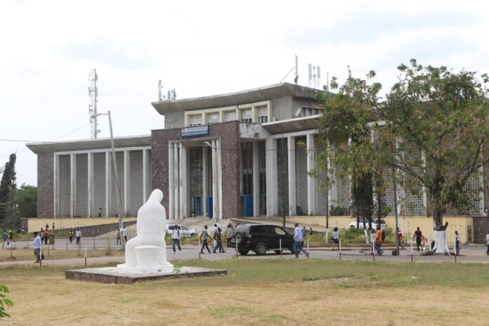 Hommage au professeur Mvioki : l'UNIKIN publie 40 articles sur les droits de l'homme en Afrique