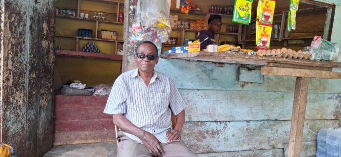 Chômage en RDC : un retraité de 73 ans donne une leçon aux jeunes de Matadi