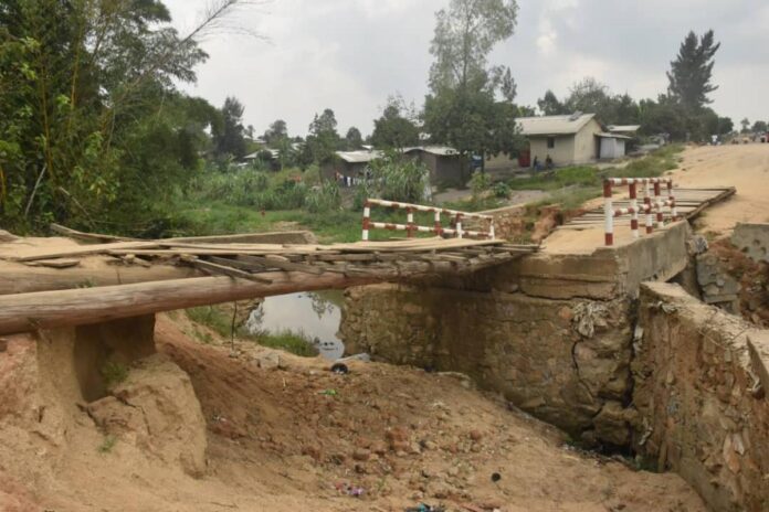 Pont effondré en Ituri : morts et paralysie après les pluies